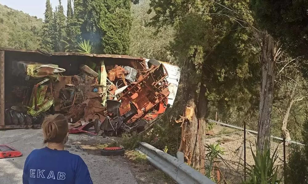 Αιτωλοακαρνανία: «Τούμπαρε» φορτηγό - Νεκρός ο 59χρονος οδηγός